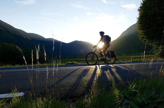 Bici e cicloturismo per la transizione ecologica: i vantaggi per l’Italia