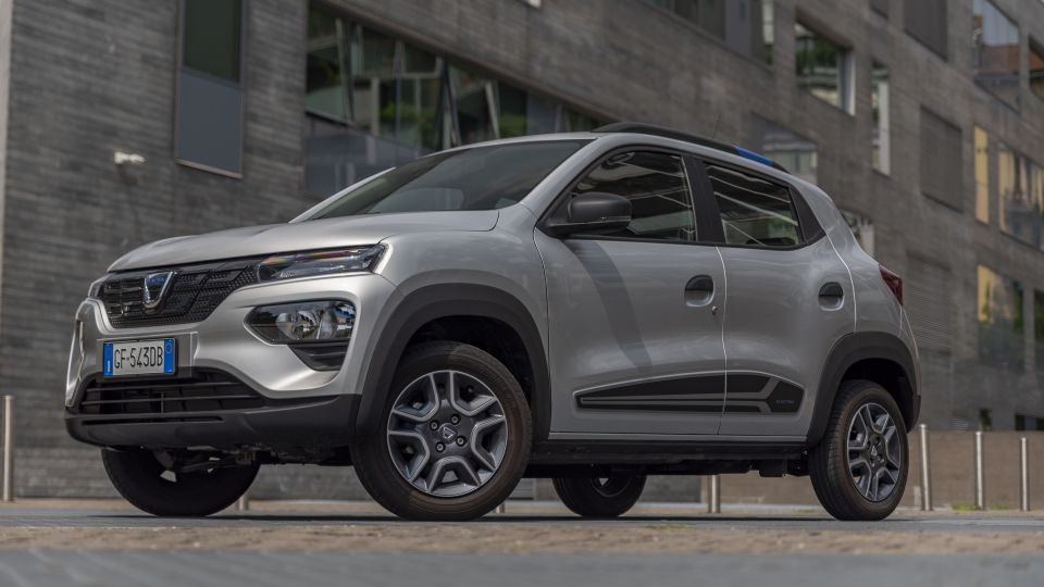 Nuova Dacia Spring: le ZTL look da crossover e praticità da auto compatta