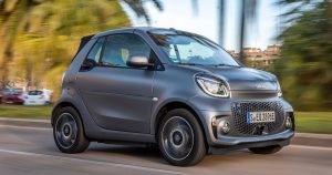 Smart Fortwo, la regina della città. Tutta elettrica e ora col premio fedeltà - Il Fatto Quotidiano