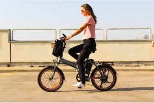Bonus bici e monopattini 2022, a chi spetta e da quando si può richiedere - Tiscali