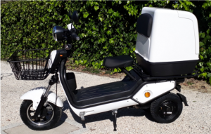 Lo scooter elettrico a tre ruote per le consegne ei piccoli trasporti urbani - TCE Magazine - TCE Magazine