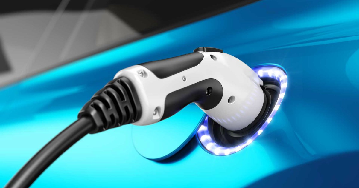 Auto elettriche e ibride plug-in, Motus-e: “Immatricolazioni in calo in Italia” - Il Fatto Quotidiano