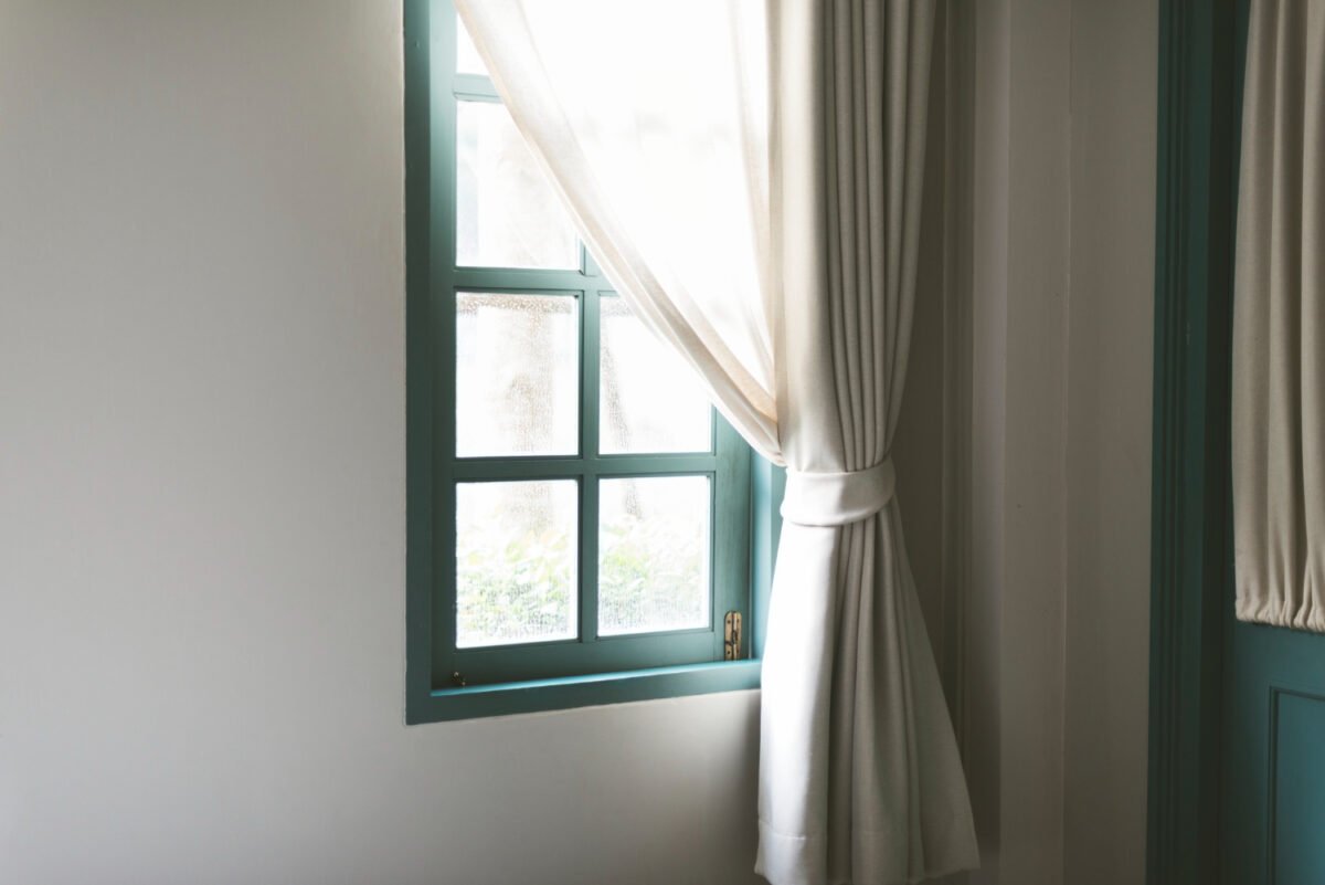 simple-window-with-white-curtain