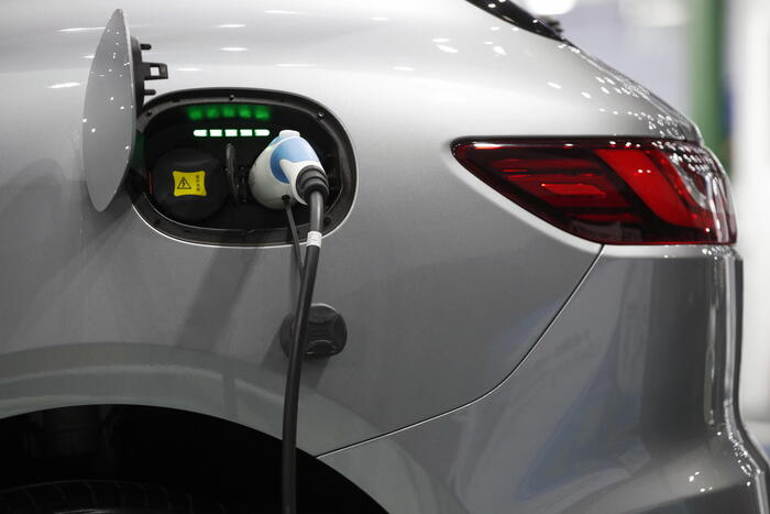 Calano del 24% le vendite di auto elettriche - Eco Mobilità - Agenzia ANSA