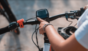 Mobilità sostenibile ad Arona con il bando per e-bike - L'azione - Novara
