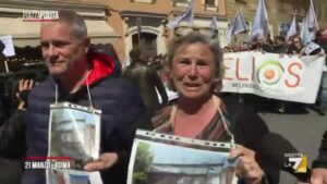 La protesta di Conte con gli ‘esodati’ del superbonus - La7