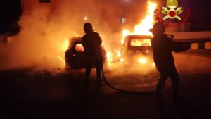Perugia, auto in fiamme nella notte: paura a Ripa - LA NAZIONE