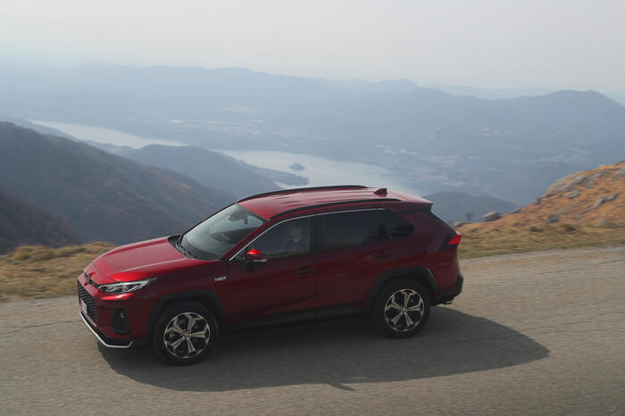 Suzuki Across plug-in: più evoluta e allo stesso prezzo - Prove e ... - Agenzia ANSA