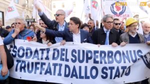 VIDEO | Giuseppe Conte al corteo degli esodati dal superbonus: "No insulti al Governo o me ne vado" - RomaToday