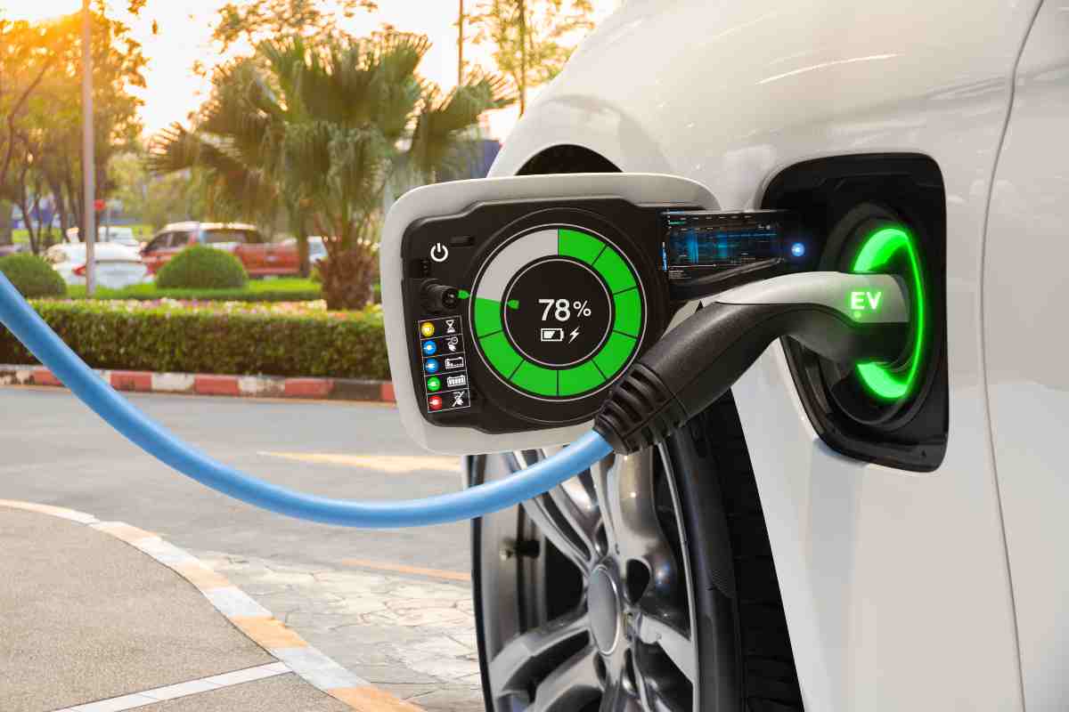 Incredibile tassa per le auto elettriche: dove è stata introdotta? - www.derapate.it