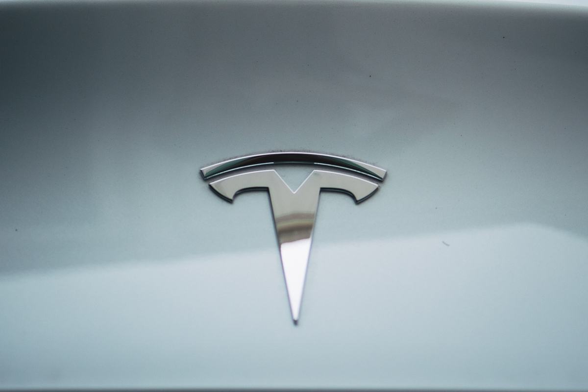 Una Tesla a soli 30mila euro: il bonus che cambia tutto, come ottenerlo - Mondofuoristrada.it