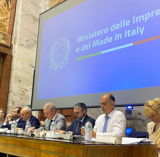 Mimit: Urso e Schillaci al tavolo Farmaceutica e Biomedicale
