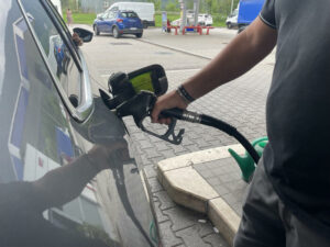 Governo studia il bonus benzina, verso stretta al superbonus  - Notizie - Ansa.it