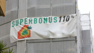 Istat. Superbonus ha avuto un impatto significativo su indebitamento netto, influenzando rapporto deficit/Pil - Agenpress
