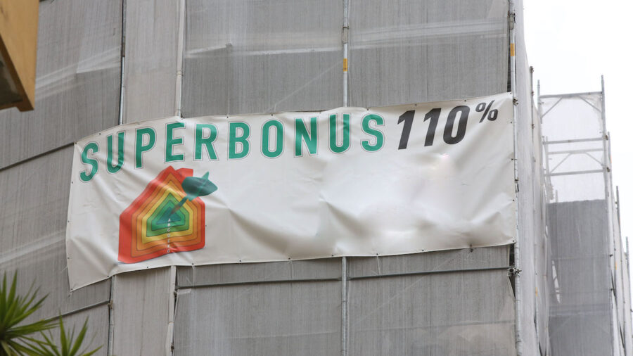 Istat. Superbonus ha avuto un impatto significativo su indebitamento netto, influenzando rapporto deficit/Pil - Agenpress