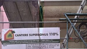 Mail errata, salta il superbonus in 3 palazzi