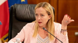 Meloni: "I ricollocamenti di migranti sono una coperta di Linus, vanno fermati gli arrivi"