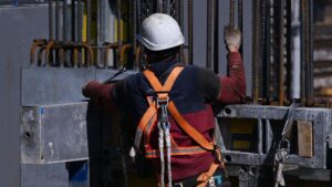 Superbonus, lavori a metà. Il caso finisce in tribunale: "Scattano i sequestri" - La Nazione